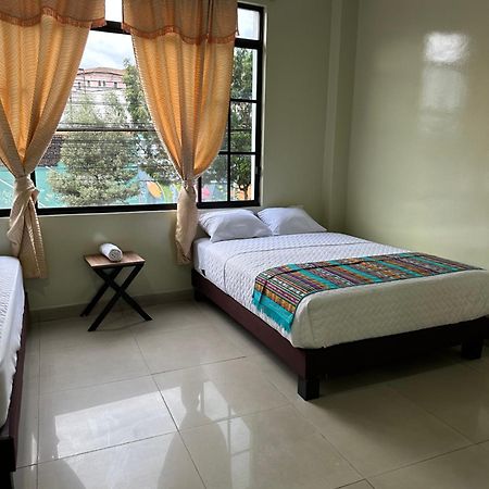 Hostal Marin Central Quito Bagian luar foto